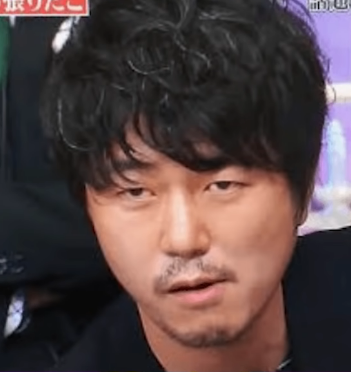 新井浩文の目つき