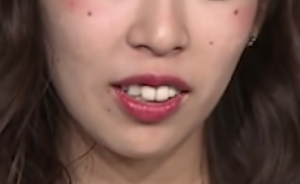 坂口杏里の口元