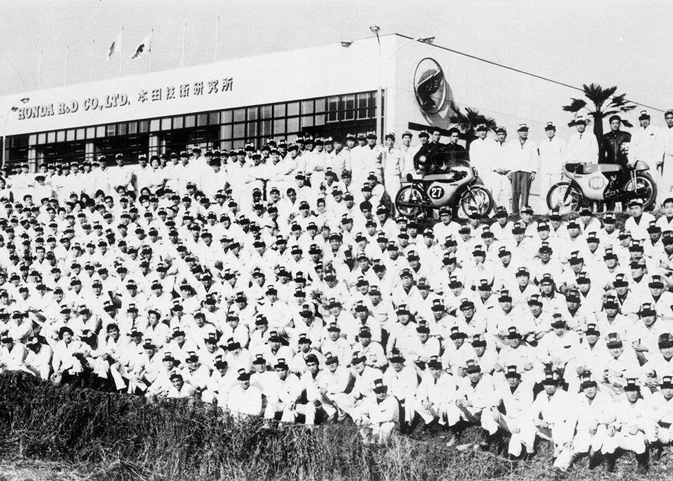 1960年に本社から独立した形で本田技術研究所を設立